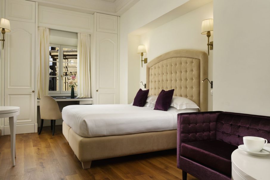 Hotel-san-firenze-suites-deluxe-room-10