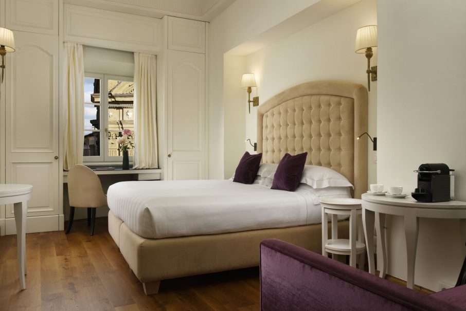Hotel-san-firenze-suites-deluxe-room-11